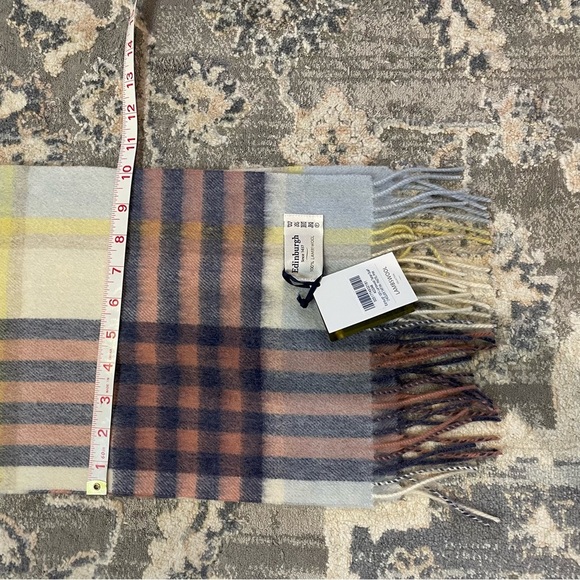 Edinburgh Lambswool Plaid Scarf - Picture 3 of 4